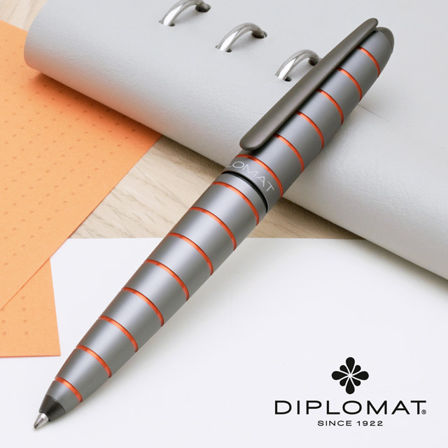 DIPLOMAT（ディプロマット）ボールペン エロックス グレーオレンジ