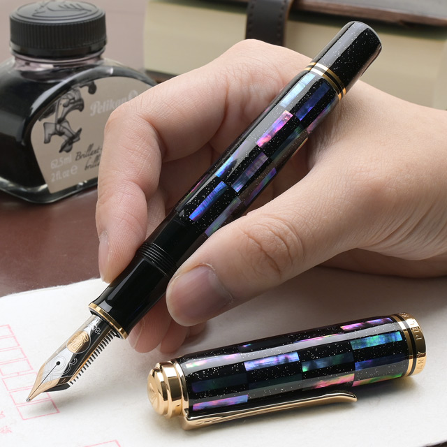 Pelikan（ペリカン）限定品 螺鈿万年筆 M1000 市松 漆黒 | 世界の筆記具ペンハウス