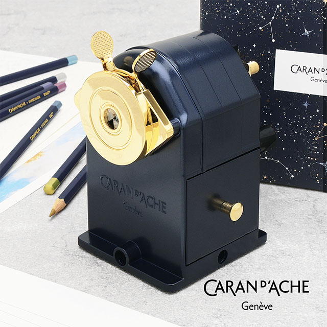 CARAN D'ACHE（カランダッシュ） 限定品 鉛筆削り コスミックブルー クリスマス2024 メタルシャープナー CC0455-024